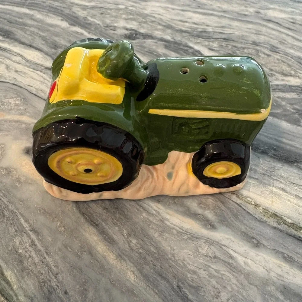 Vintage John Deere Green Ceramic Heritage Tractor Salt or Pepper Shaker